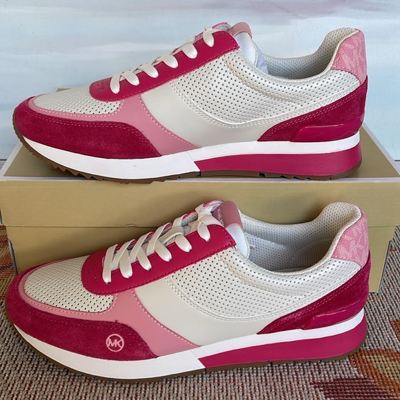 MICHEL KORS ANDI TRAINER
FAUX LEATHER/SUEDE
Electric Pink Multi
Fashion Sneakers - Picture 1 of 16